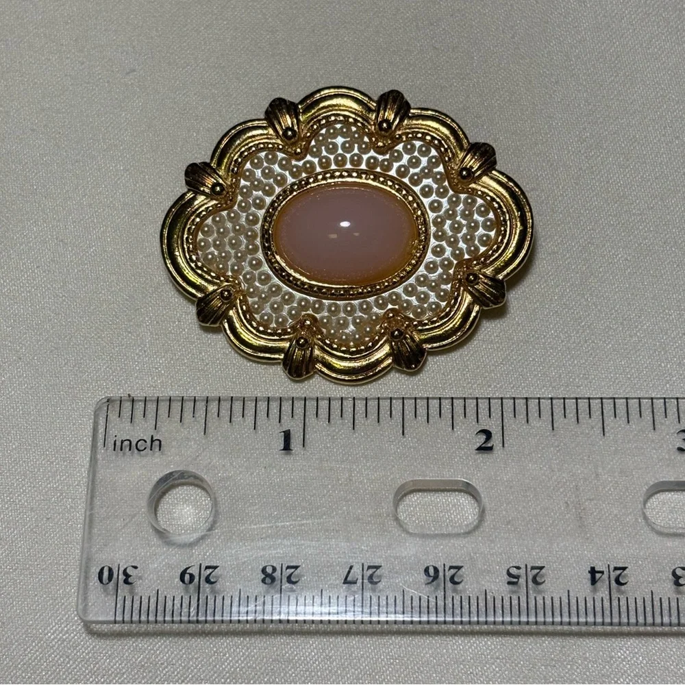 Vintage Avon Victorian Spring Gold Tone Brooch